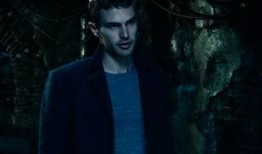 吸血鬼爆料小故事视频播放,揭秘视频背后的惊悚真相